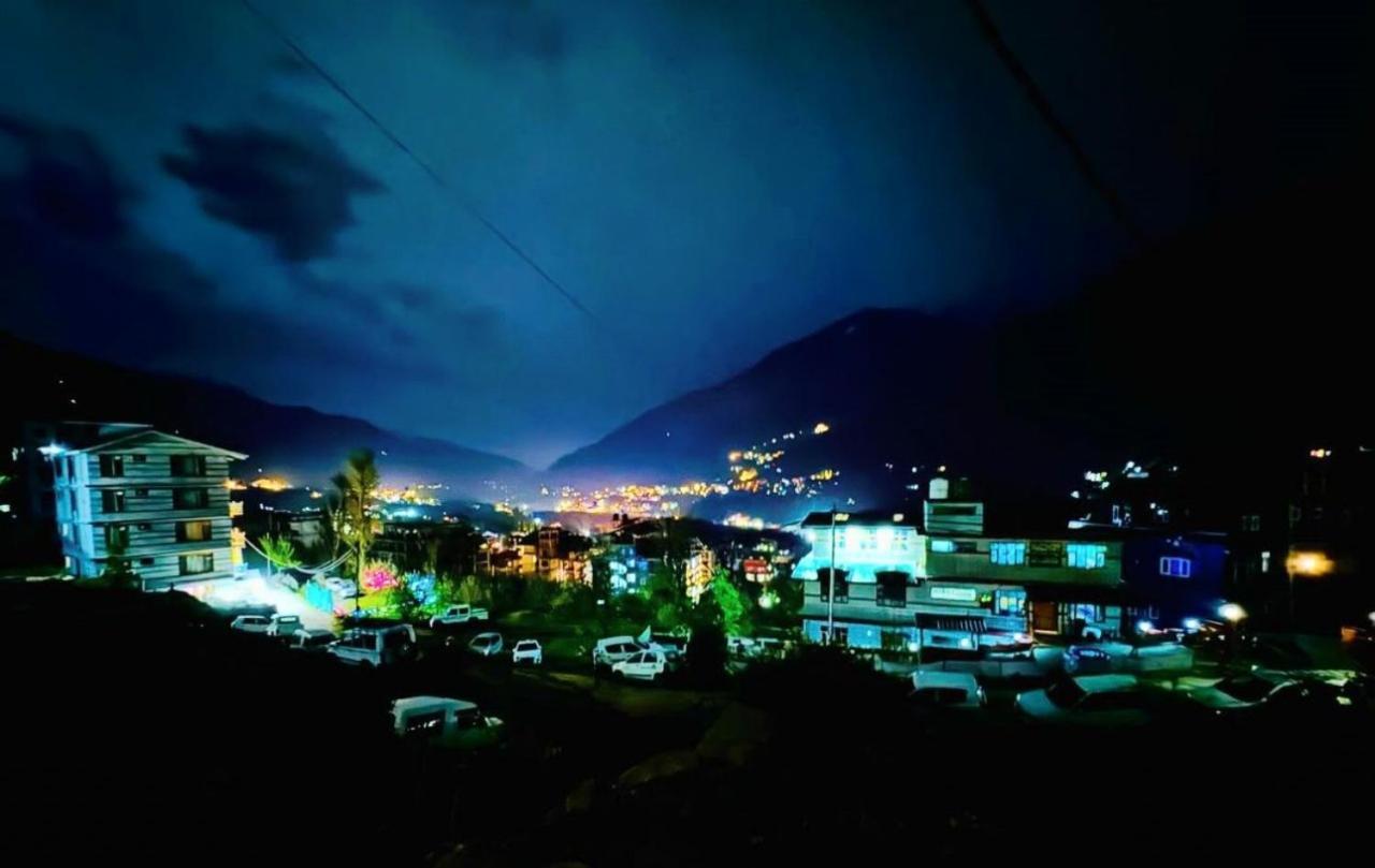 Hotel Himachal Heights Manāli Esterno foto