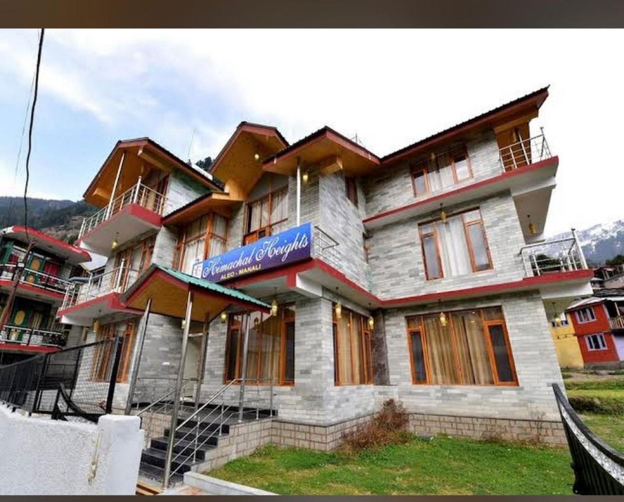 Hotel Himachal Heights Manāli Esterno foto